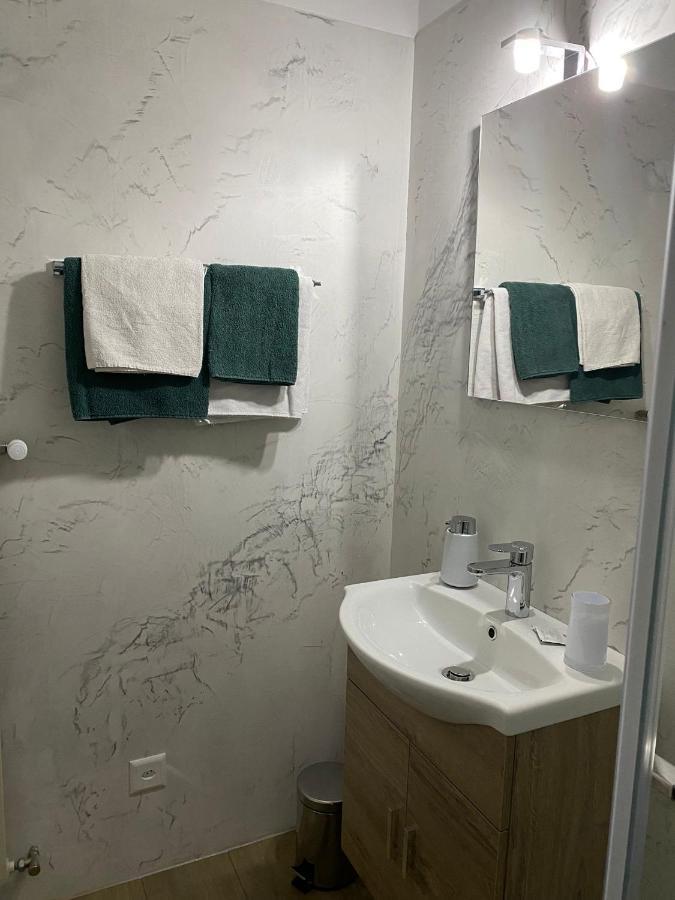 مبيت وإفطار Cugnasco Ristorante Del Ponte المظهر الخارجي الصورة