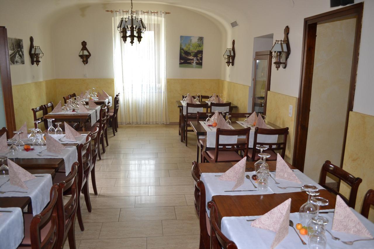 مبيت وإفطار Cugnasco Ristorante Del Ponte المظهر الخارجي الصورة
