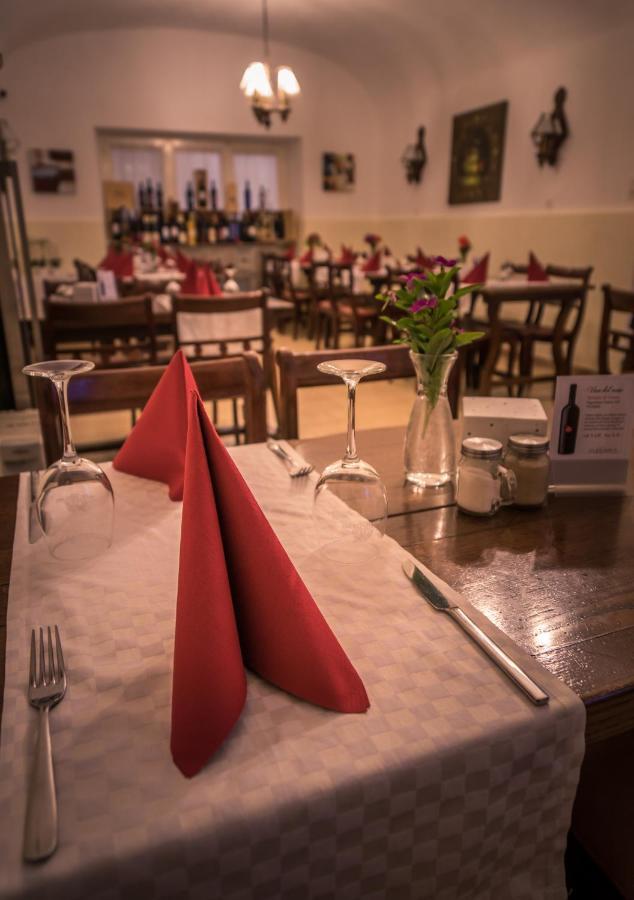 مبيت وإفطار Cugnasco Ristorante Del Ponte المظهر الخارجي الصورة